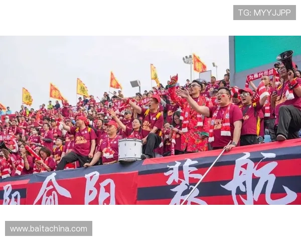 首届吴越杯在嘉兴开幕 机器人送球王钰栋开球